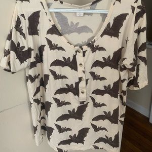 Kate Quinn Blouse, bats, color cream. Size M fits like a large.
